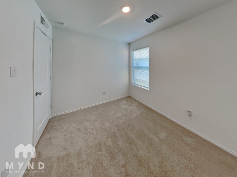 Building Photo - 214 Sesame Ln