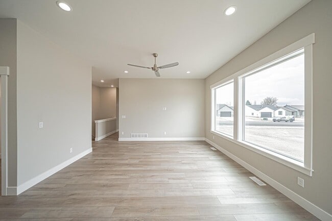 Building Photo - 3190 Roundup Ln