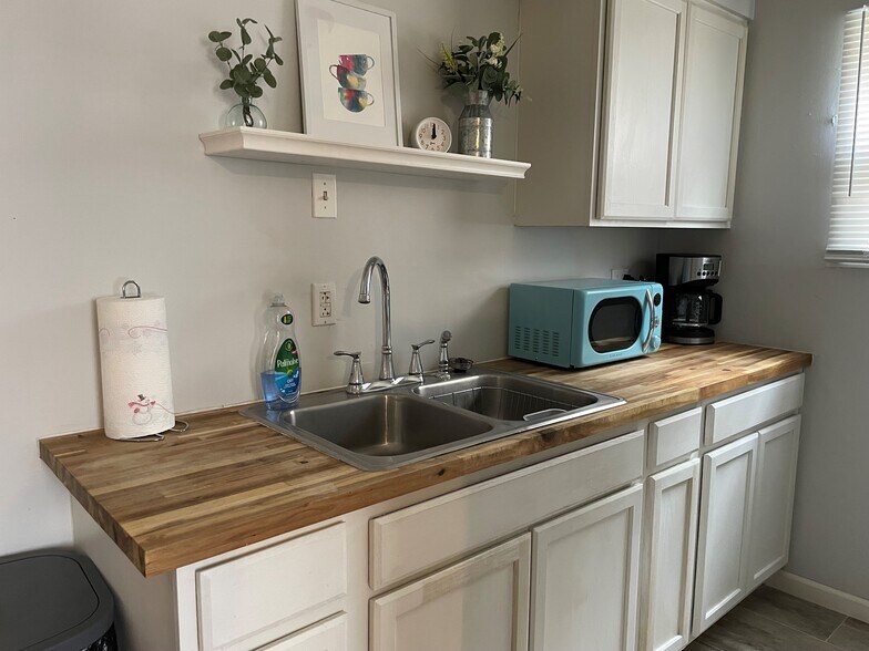 Building Photo - 1206 17th St