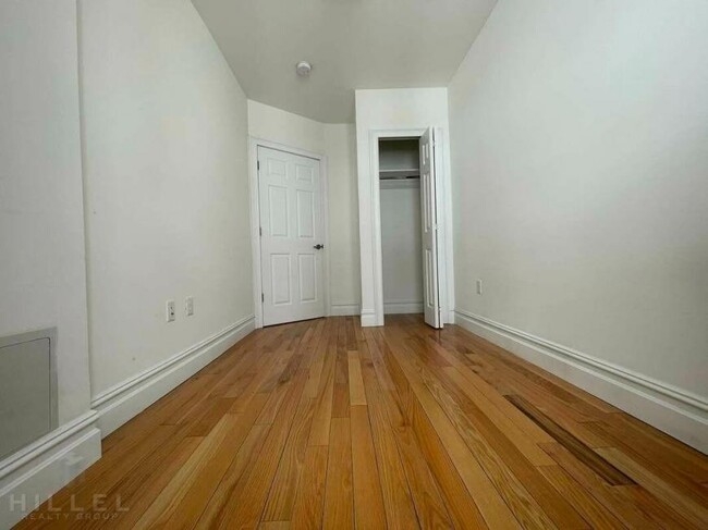Building Photo - 1 bedroom in ASTORIA NY 11106