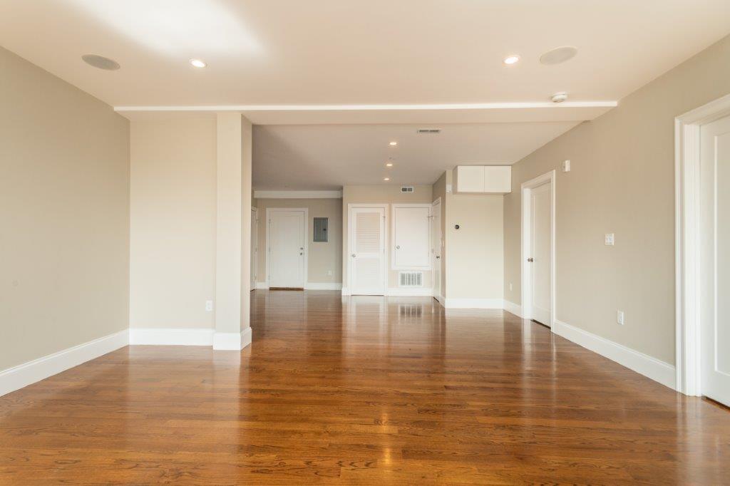 Building Photo - 309 D St