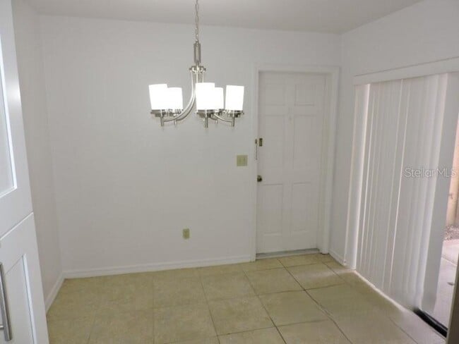 Building Photo - 8238 Sandpoint Blvd