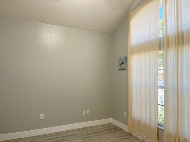 Building Photo - 212 Purslane Pass