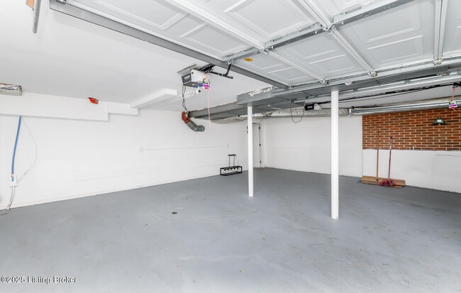 Building Photo - 7110 Fox Harbor Rd