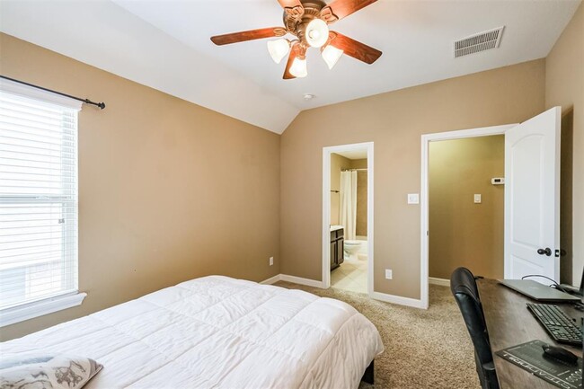 Building Photo - 28806 Crested Butte Dr