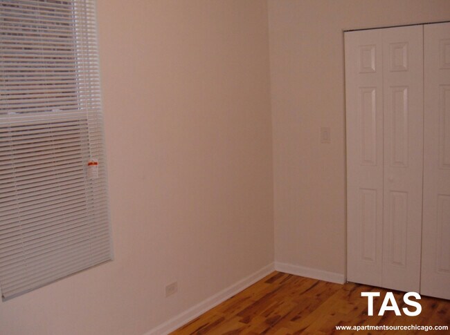 Building Photo - 3735 N Christiana Ave