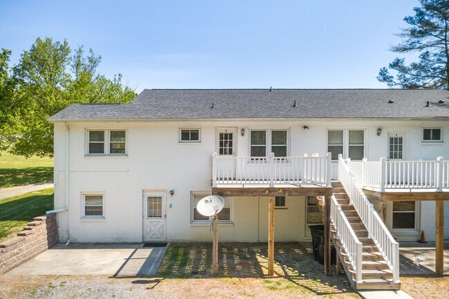 Building Photo - Rutrough Road