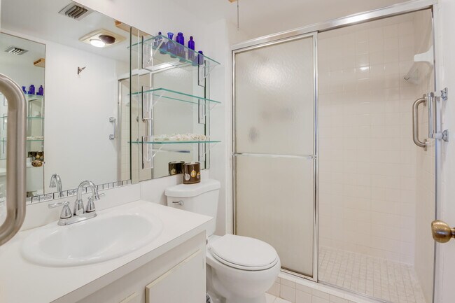 Building Photo - 3154 Via Poinciana