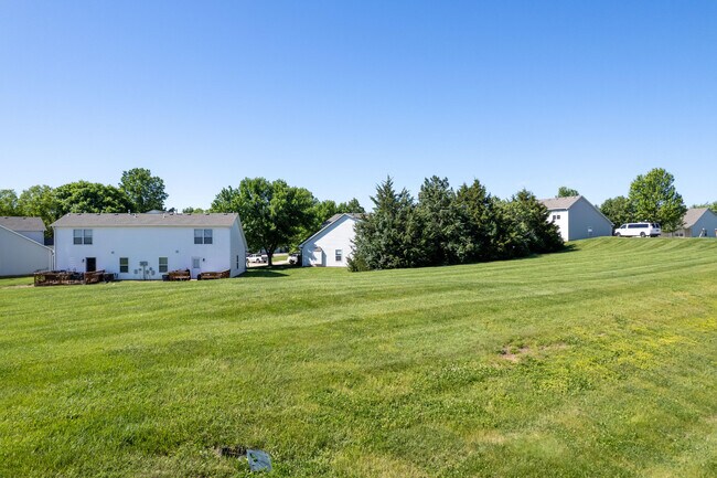 Building Photo - 2418 Northampton Dr