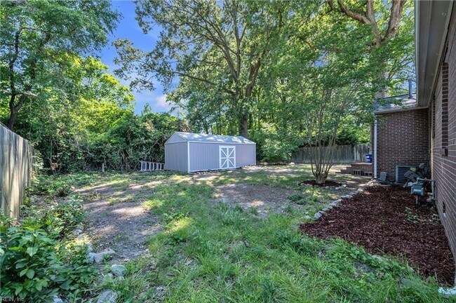 Building Photo - 116 Henry Clay Rd