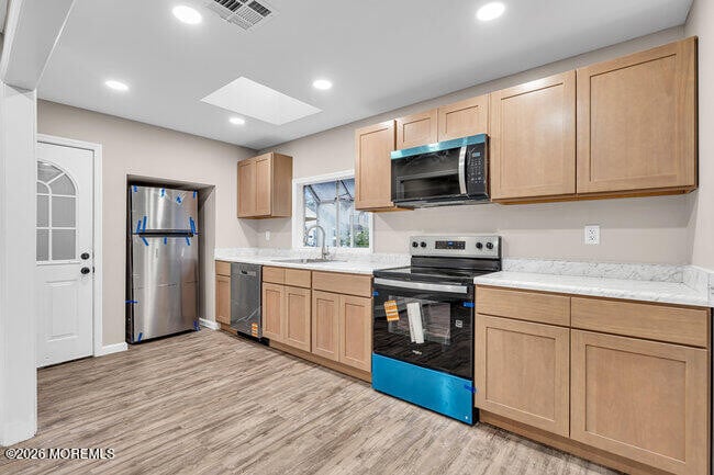 Building Photo - 150 Farm St