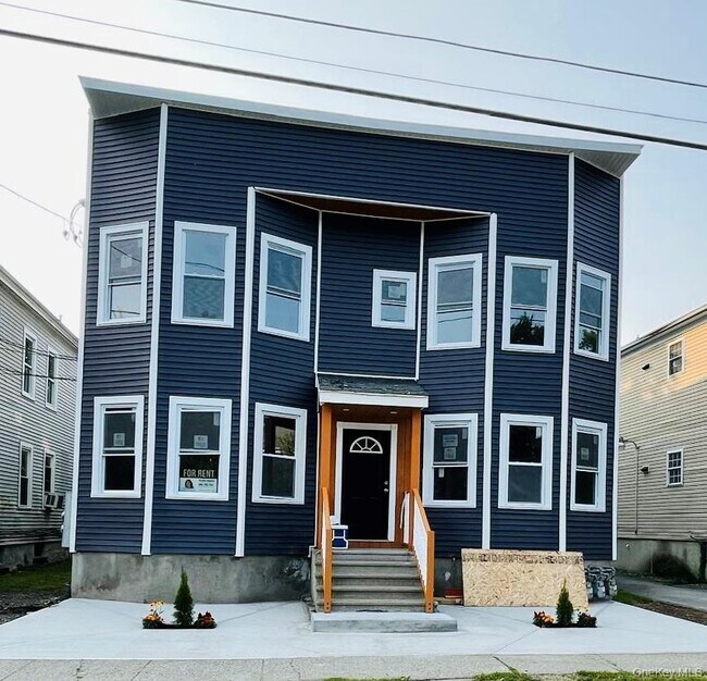 Primary Photo - 8 Morgan Ave