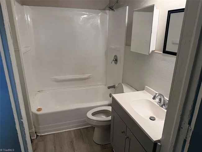 Building Photo - Charming 3 BD / 1.5 BA Home with Finished Basement