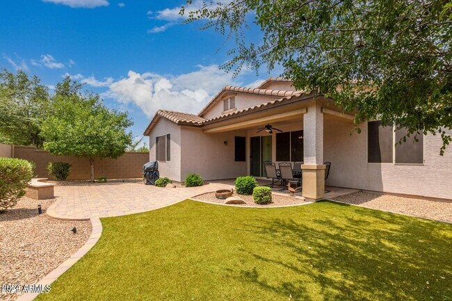 Building Photo - 421 W Leatherwood Ave