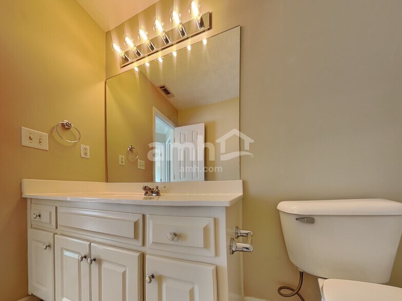 Building Photo - 5435 Silk Oak Way