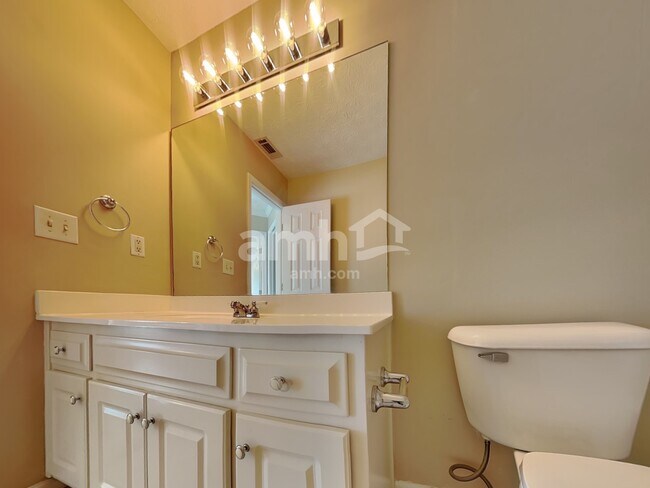 Building Photo - 5435 Silk Oak Way