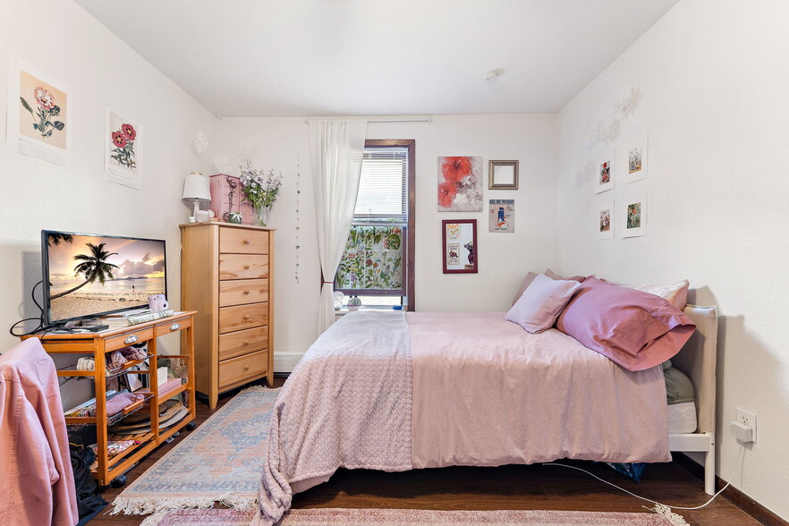 Bedroom 3 - 3101 E 24th St