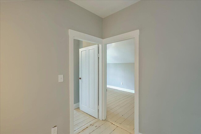 Building Photo - 412 Ann St