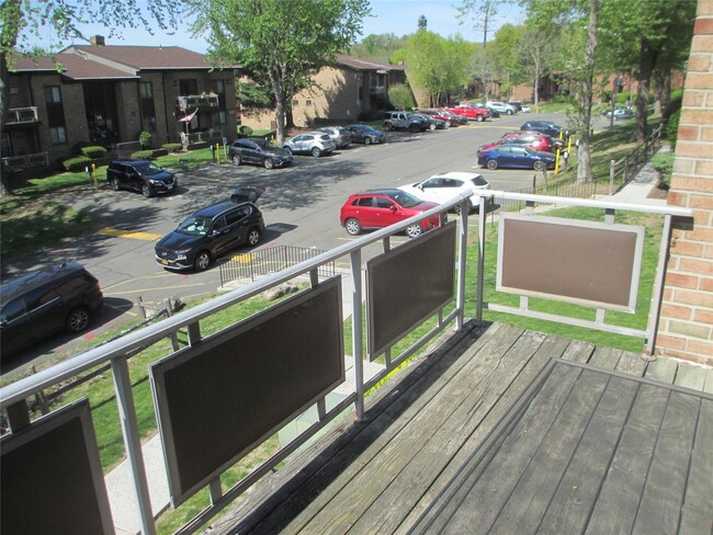 Building Photo - 15 Brevoort Dr