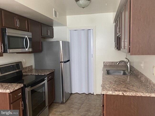 Building Photo - 14905 Cleese Ct