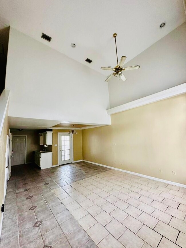 Building Photo - 2501 N I St