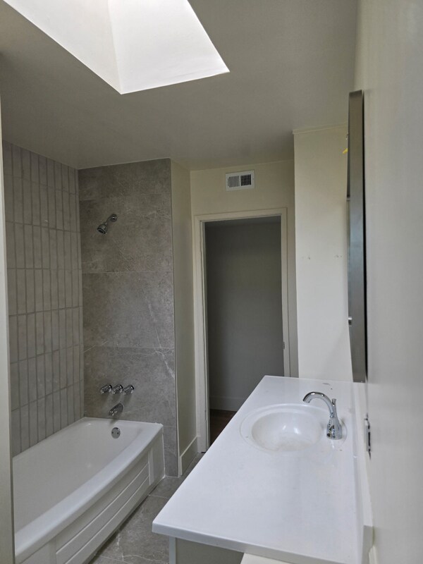 Building Photo - 3801 Bianchi Way