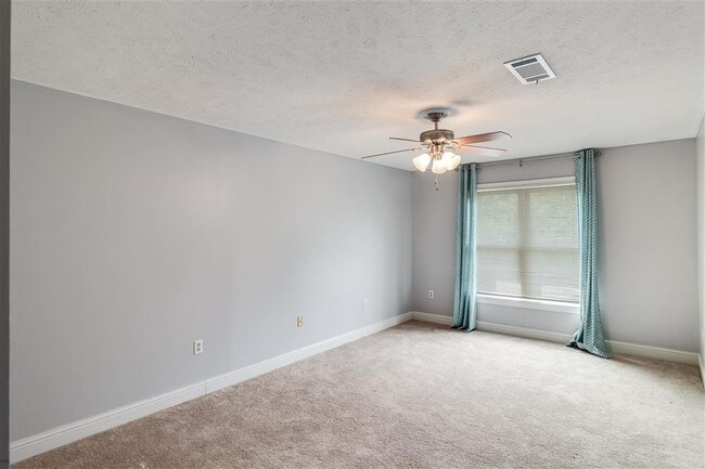 Building Photo - 307 Long Cove Dr