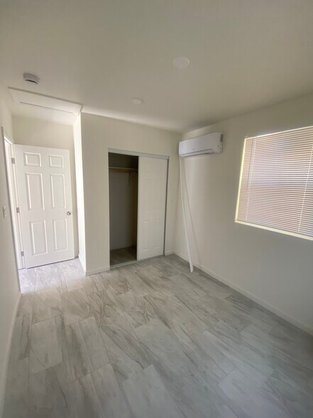 Building Photo - 1372 Gaviota Ave