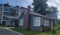 Building Photo - Charming 3 Bed / 2 Bath Home Just Minutes ...
