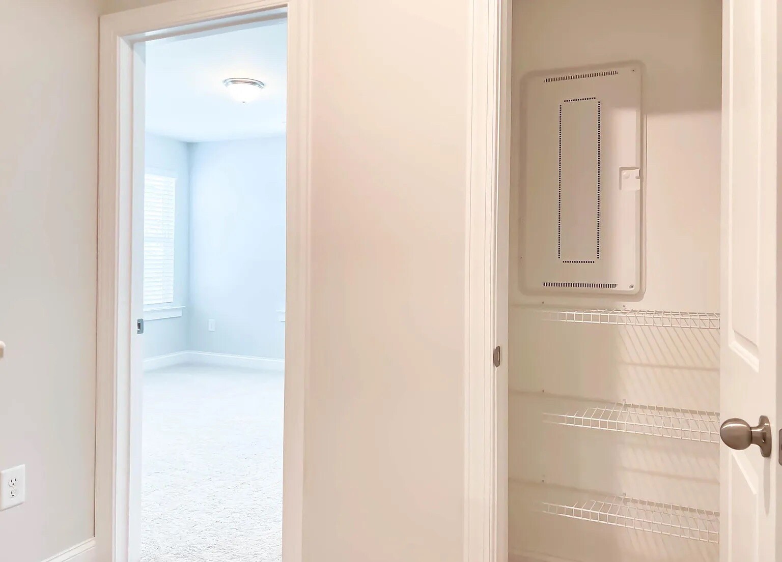 Building Photo - Room in Townhome on Old Grove Ln