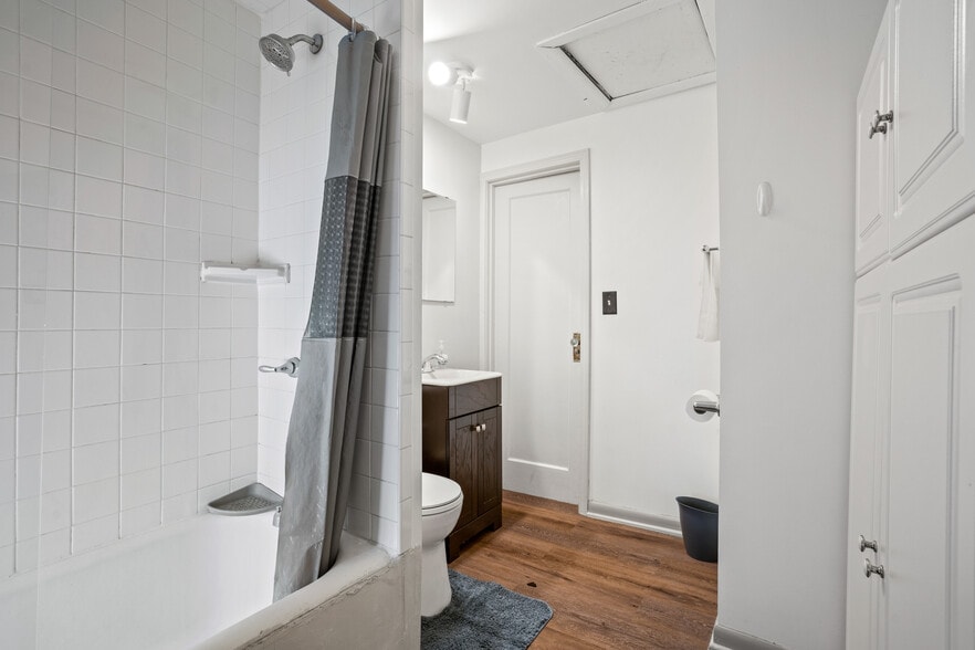 Building Photo - 316A E Burdick Ave