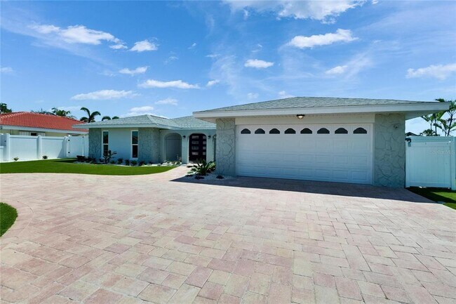 Building Photo - 1492 Sea Gull Dr S