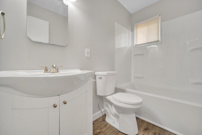 Building Photo - 30030 Vineyard Rd