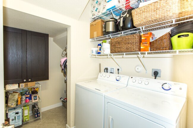 Building Photo - 10426 Wellington Parc Dr