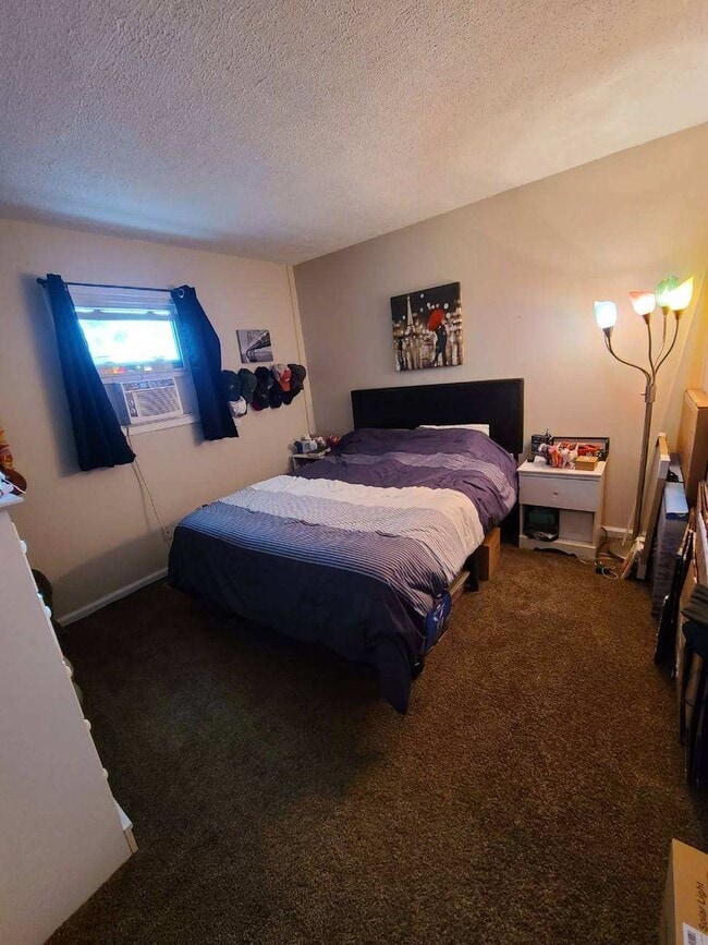 Building Photo - 3 Bedroom Plain Local Ranch