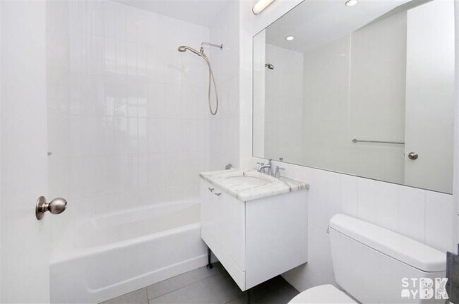 Building Photo - 2 bedroom in BROOKLYN NY 11238