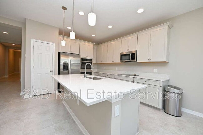 Building Photo - 5507 Freesia Dr