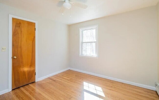 Building Photo - 119 Florida Dr