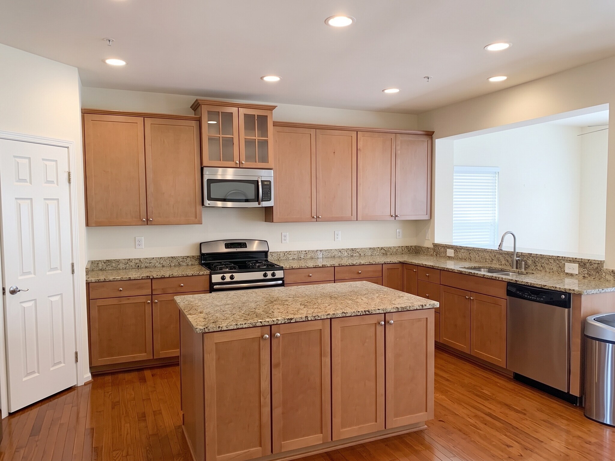 Building Photo - 4255 Talmadge Cir