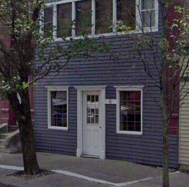 Building Photo - 8 W 5th St
