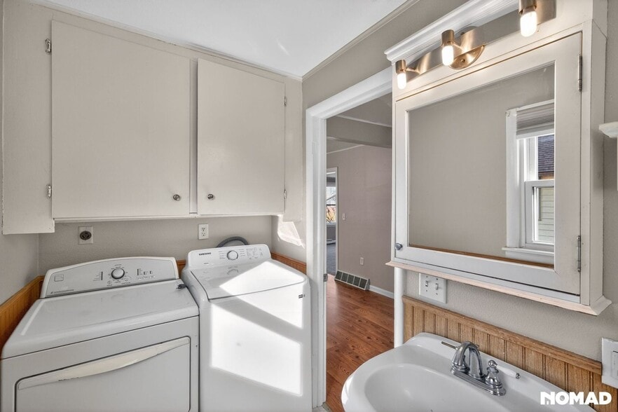 Building Photo - 301 Birch Ave