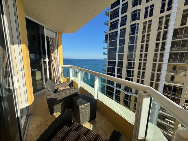 Building Photo - 17875 Collins Ave