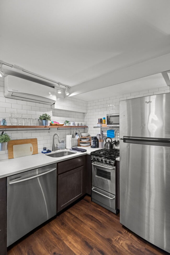 Building Photo - 4600 McPherson Ave