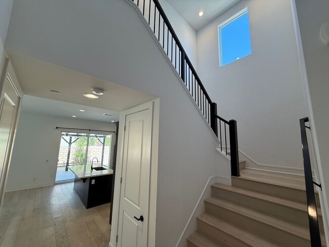 Building Photo - Beautiful 4-Bedroom Home with Solar and Private Patio in Plum Estates!