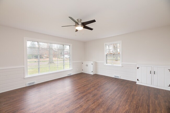 Bonus Room/Family Room - 15472 Brewster Rd