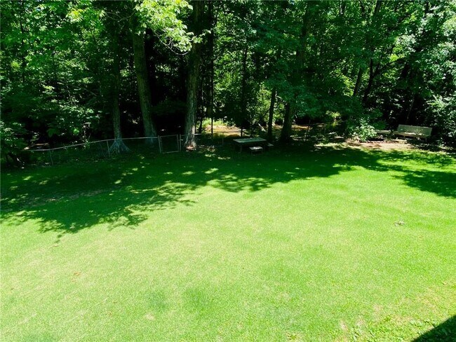 Building Photo - 106 Grayland Pl