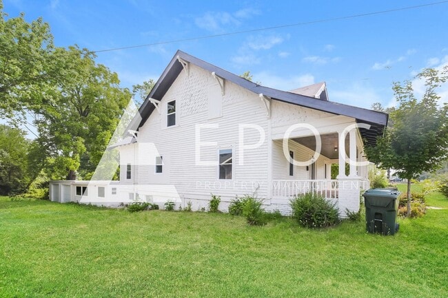 Building Photo - 504 Lexington Ave