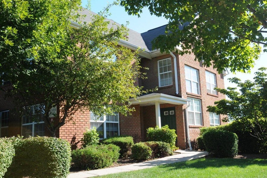 Primary Photo - New Center Greens Garden Apartments