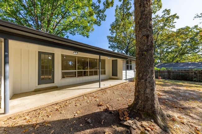 Building Photo - Welcome home!