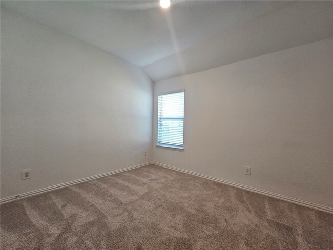 Building Photo - 14620 Little Water Dr